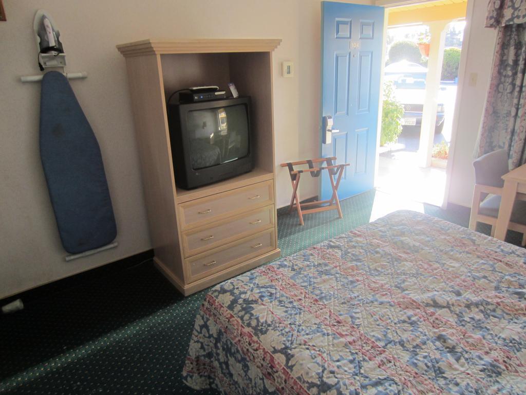 Rodeway Inn Monterey Near Fairgrounds Kültér fotó