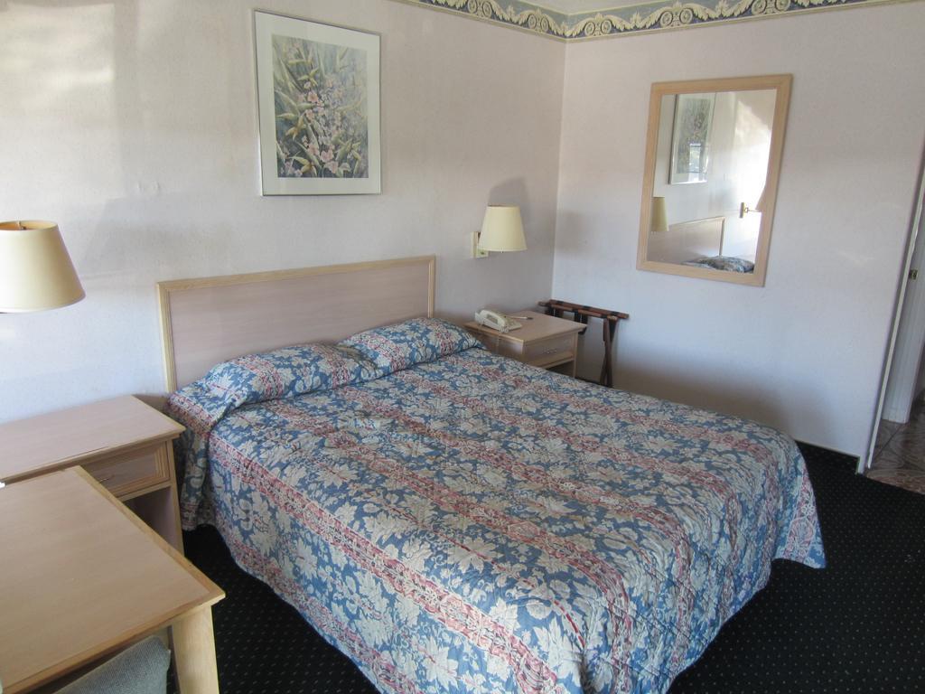 Rodeway Inn Monterey Near Fairgrounds Kültér fotó
