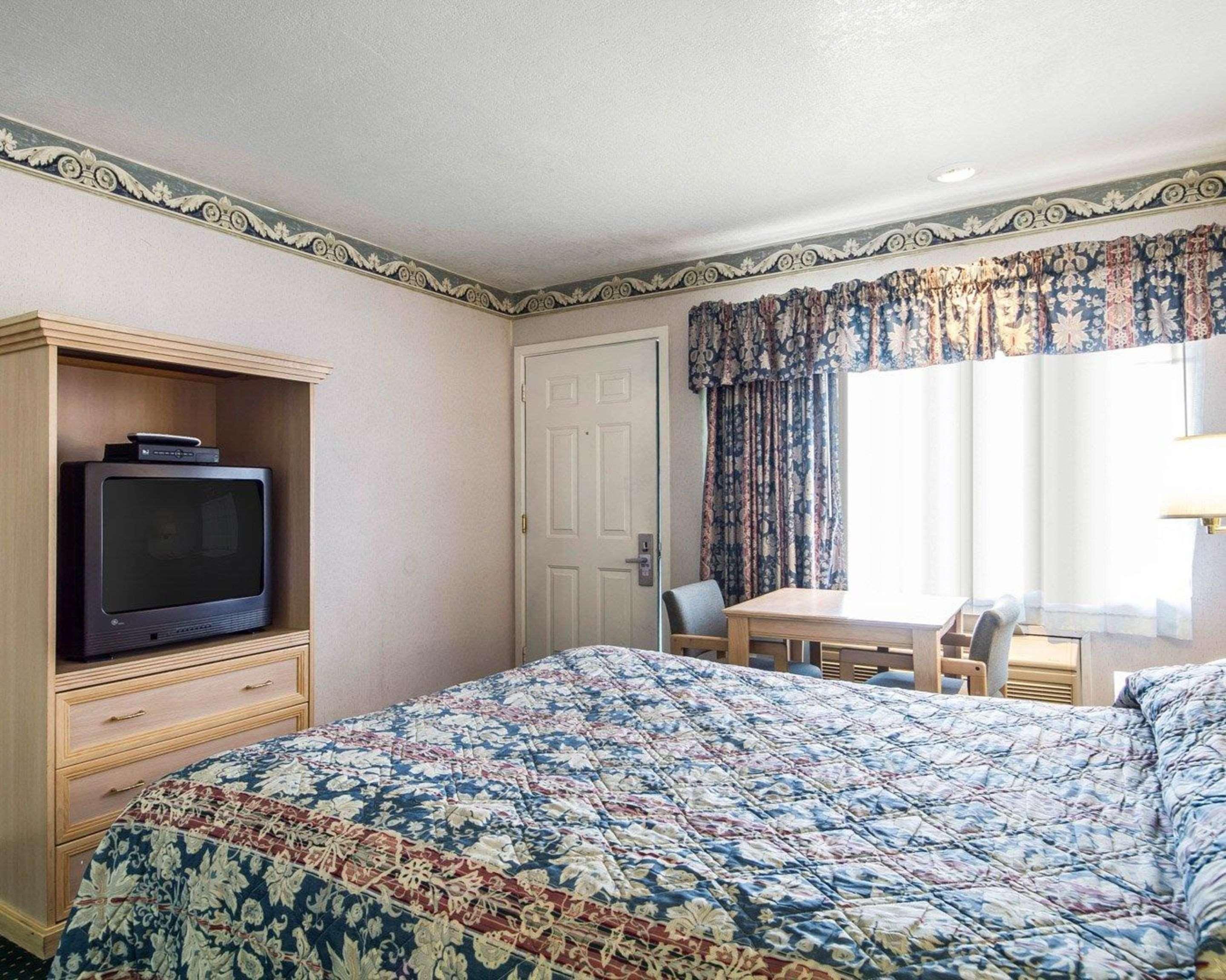 Rodeway Inn Monterey Near Fairgrounds Kültér fotó