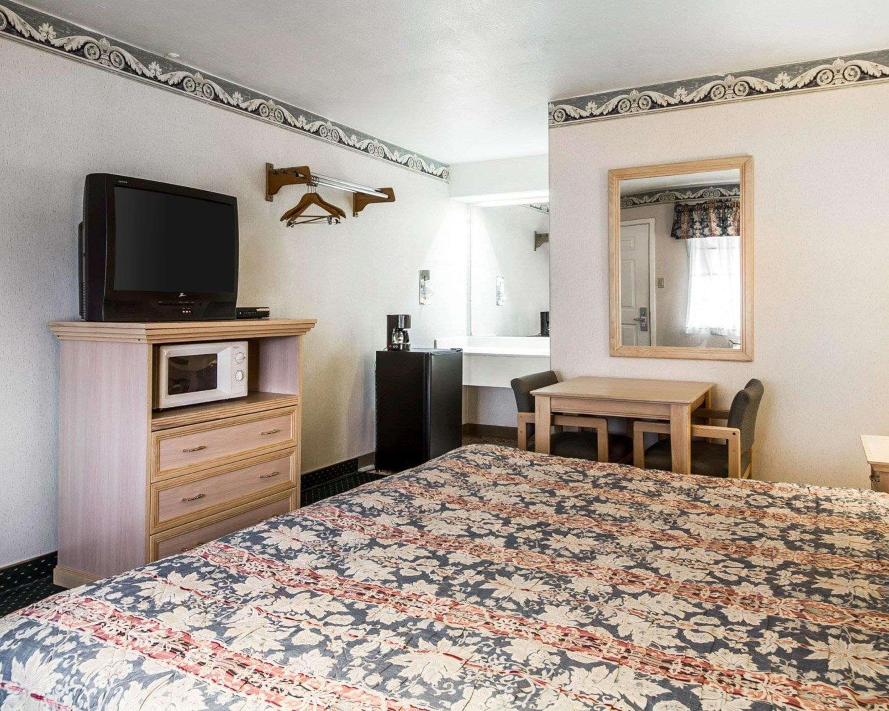 Rodeway Inn Monterey Near Fairgrounds Kültér fotó