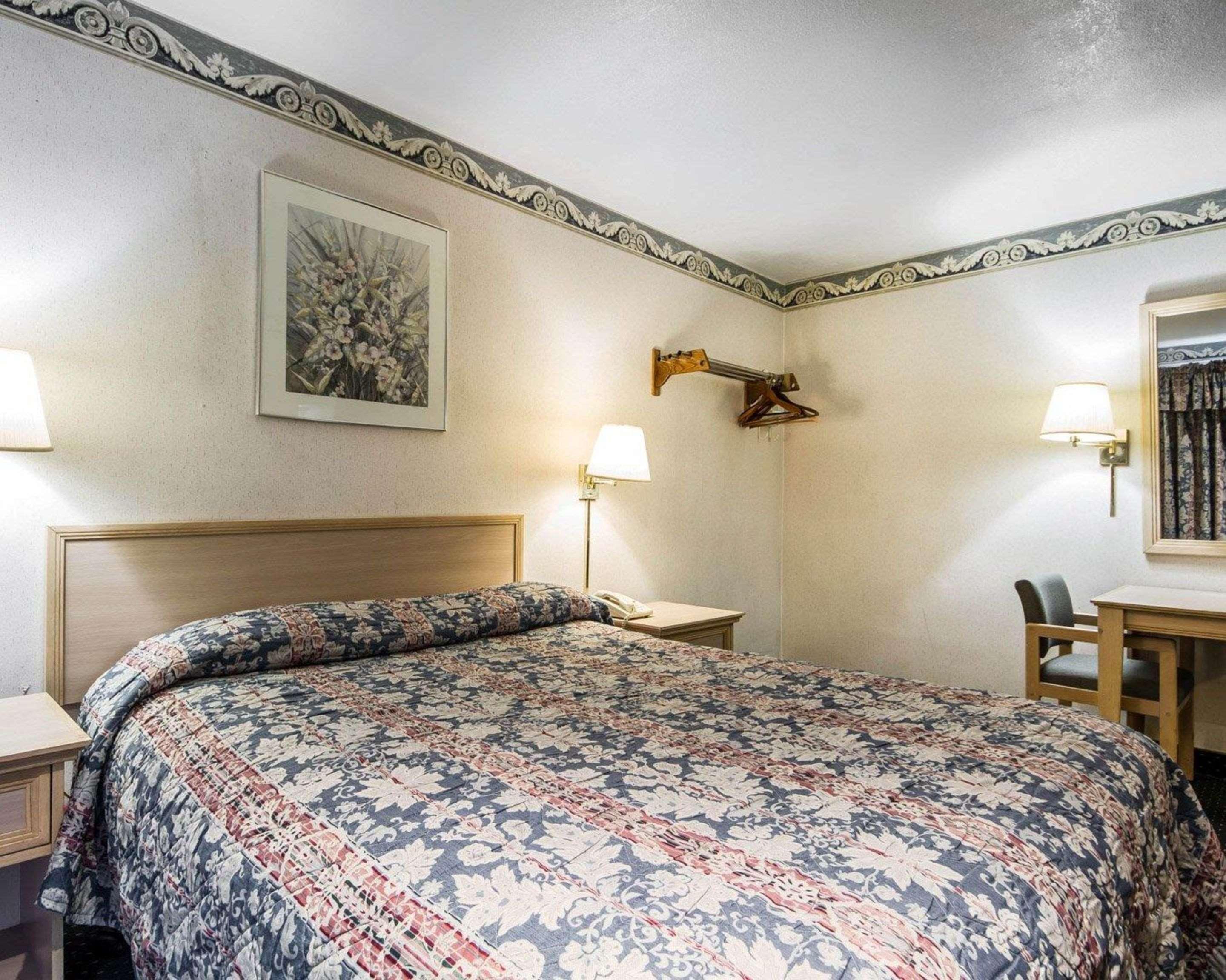 Rodeway Inn Monterey Near Fairgrounds Kültér fotó